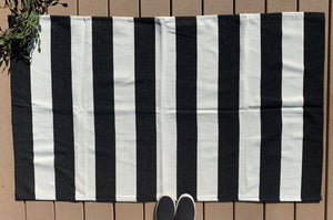 Thick black/white stripe