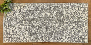 Grey design runner rug - 24x51